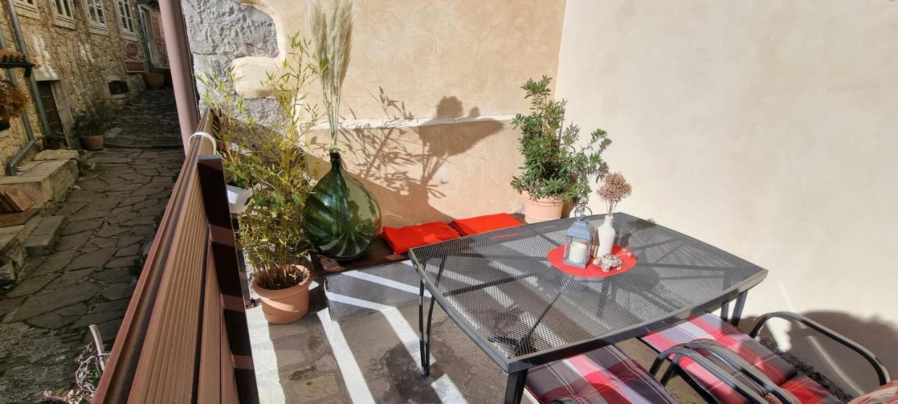 Jasmina Apartment Hum Dış mekan fotoğraf